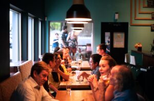 hypnotherapy for social anxiety; a crowded restaurant